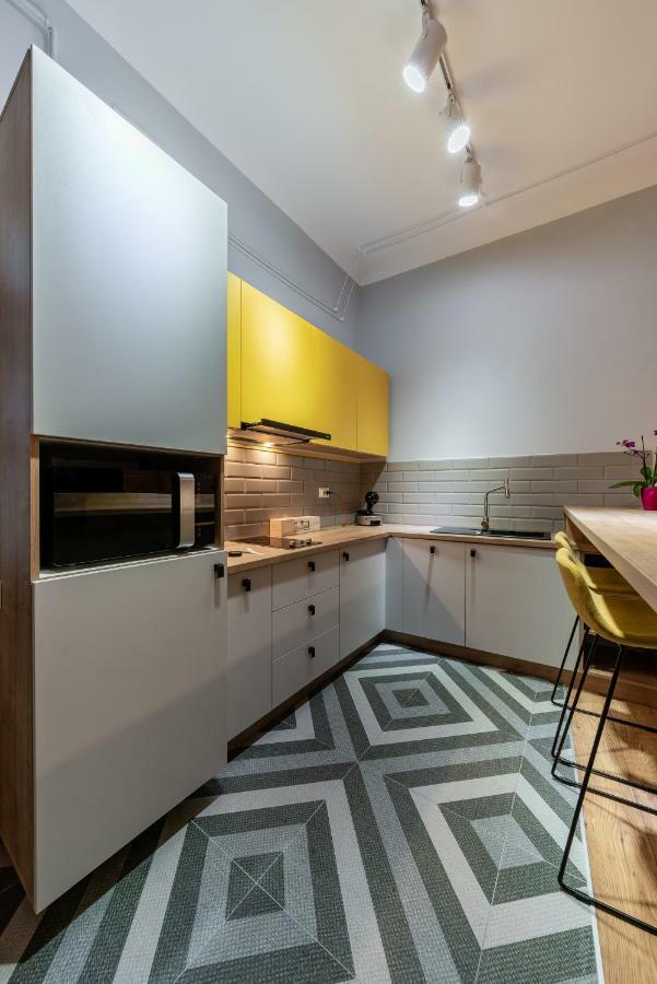 The Yellow Umbrella Studio Cluj-Napoca Exterior photo