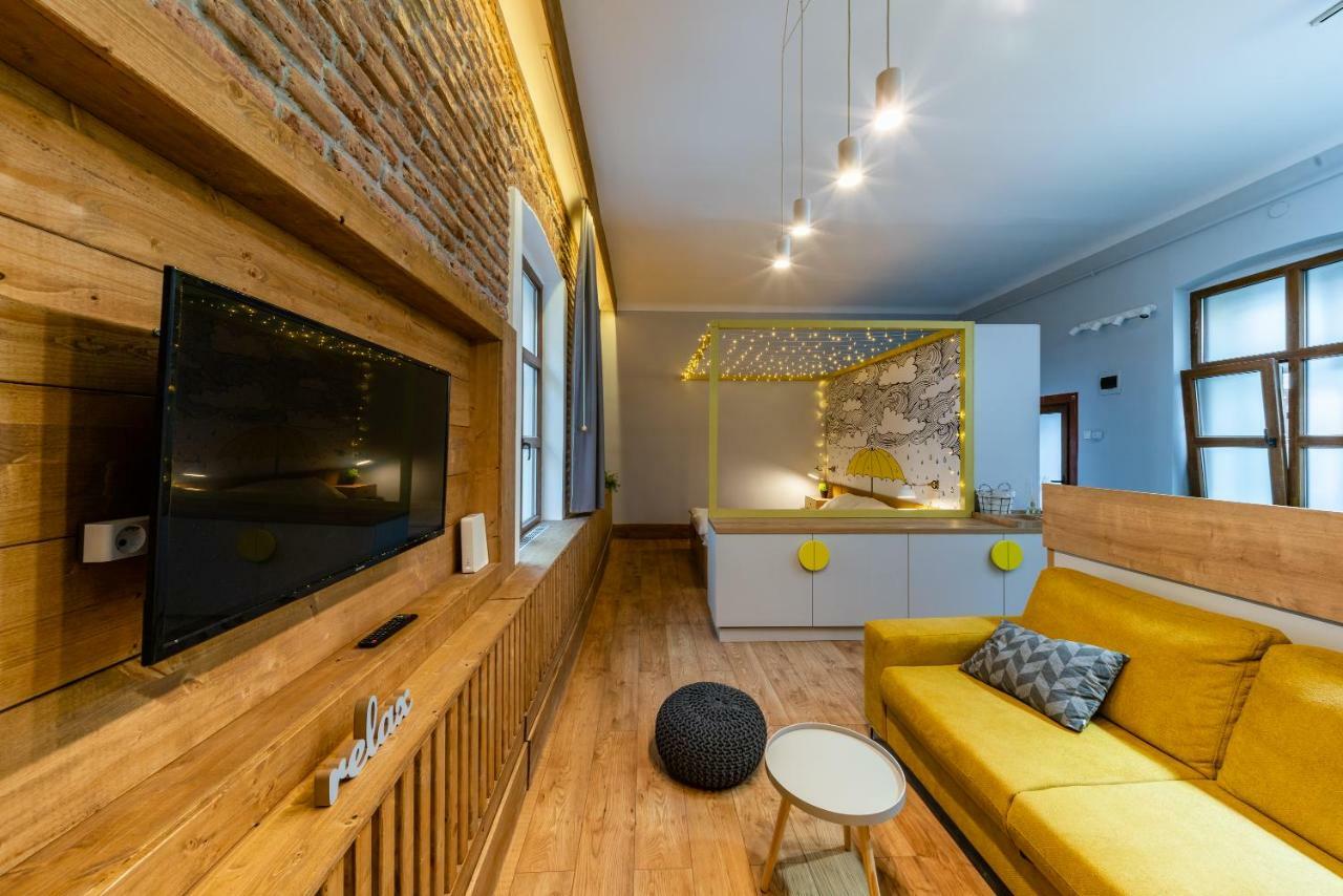 The Yellow Umbrella Studio Cluj-Napoca Exterior photo