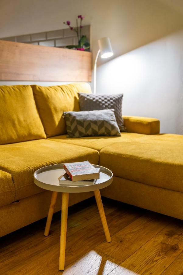 The Yellow Umbrella Studio Cluj-Napoca Exterior photo