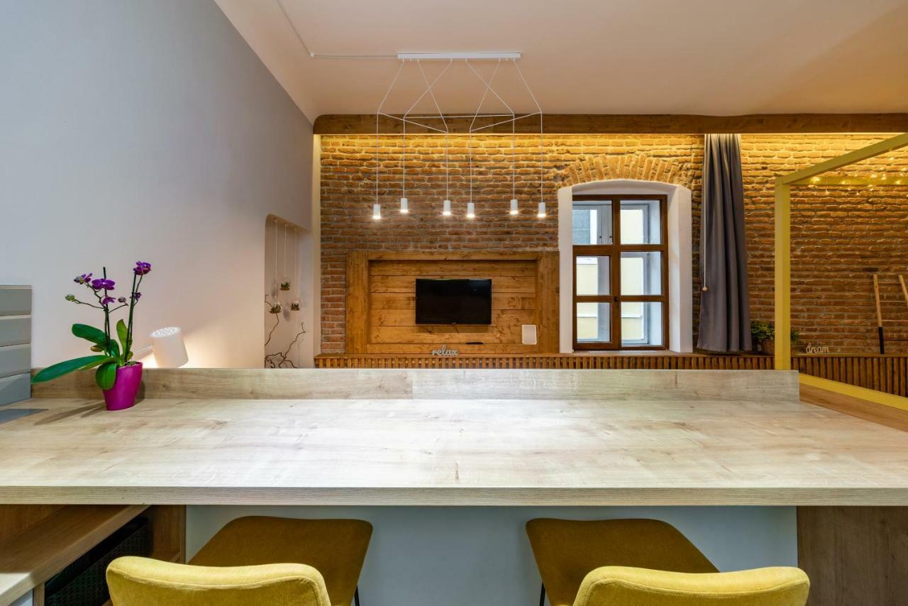 The Yellow Umbrella Studio Cluj-Napoca Exterior photo