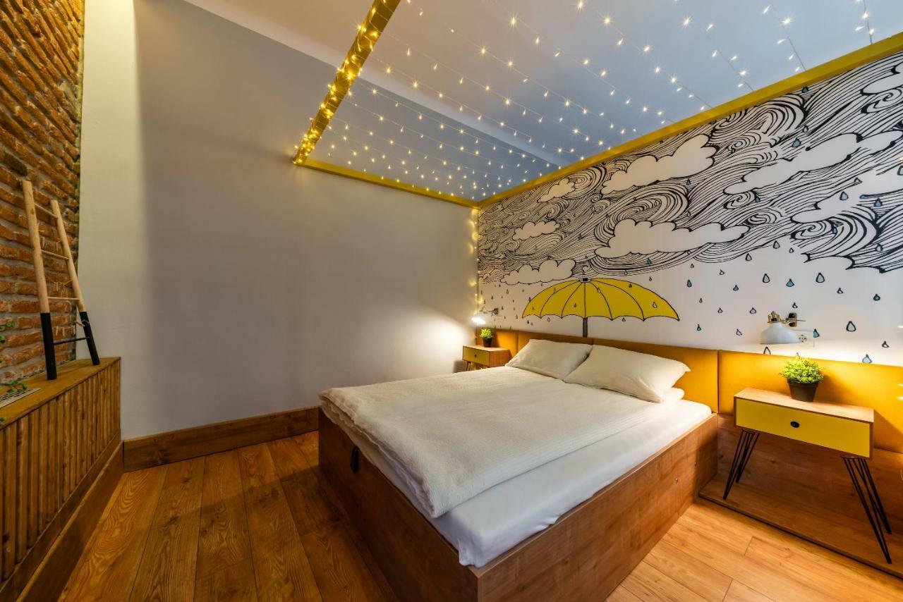 The Yellow Umbrella Studio Cluj-Napoca Exterior photo